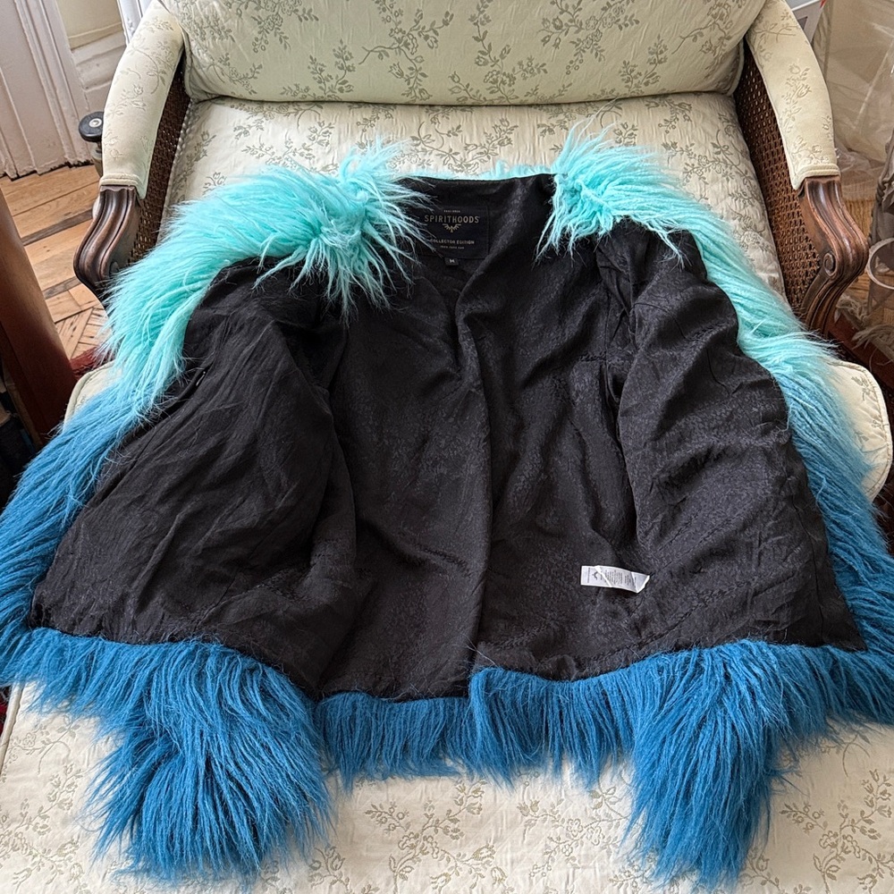 SEA ALPACA SOLD OUT FAUX FUR BOMBER JACKET size medium - Picture 5 of 10